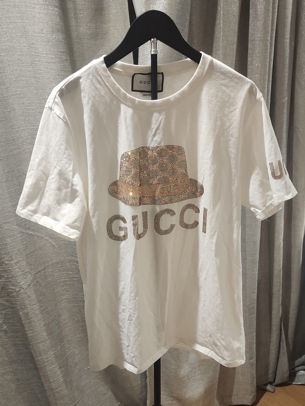 Gucci White Short-Sleeve Tee with Gold Sequin Hat Logo